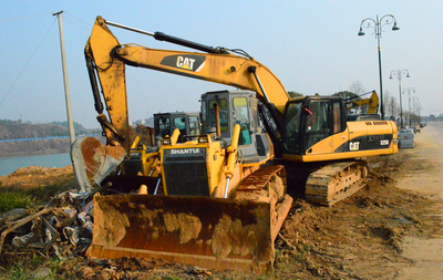 云南掘金匯工程機械租賃 機械順風車運輸快訊